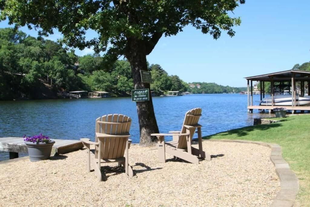 #02 - Unique Lakeside Studio Cottage- Pet Friendly Hot Springs Exterior foto